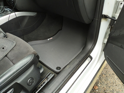 Автоковрики для AUDI A4, B8 (2007-2015). Крепеж на всех коврах.