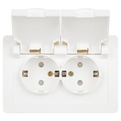 Розетка Intro Style 7-207-01 2P+E Schuko с крышкой штор., 16А-250В, IP20, СУ, белый
