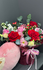 Композиция в цилиндре + мягкая игрушка-сердце