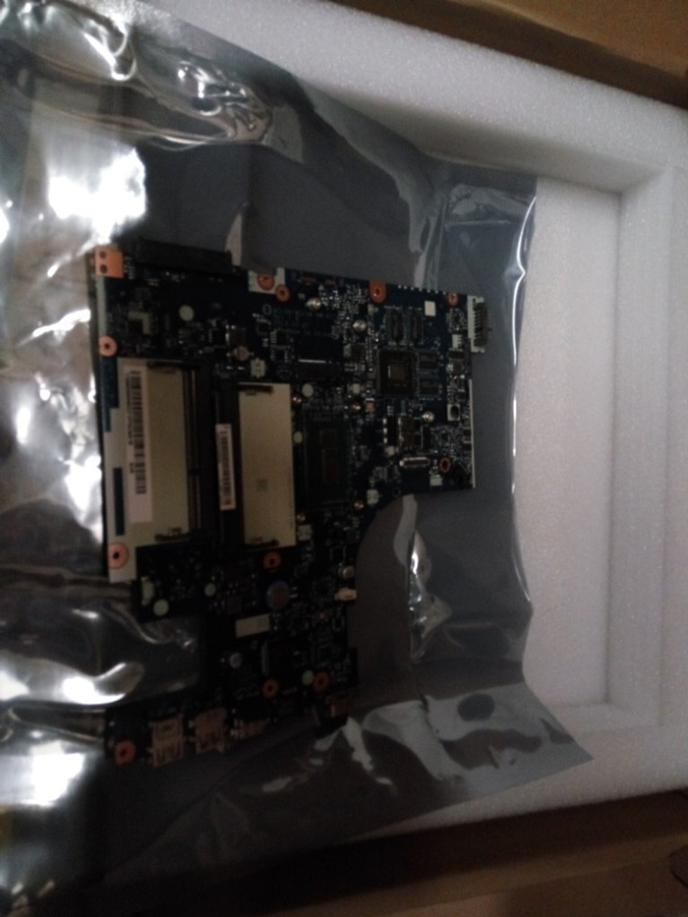 Материнская плата для ноутбука Lenovo IdeaPad Z50-70 ACLUH 3558U 2G 1000M (90006986), оригинал