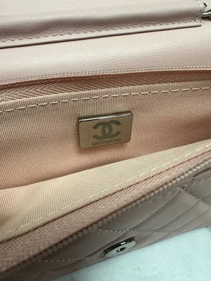 Сумка-кошелек Chanel Wallet On A Chain светло-розовый