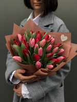 5 красных и 10 розовых