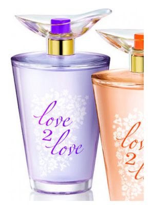 Love2Love Freesia + Violet Petals