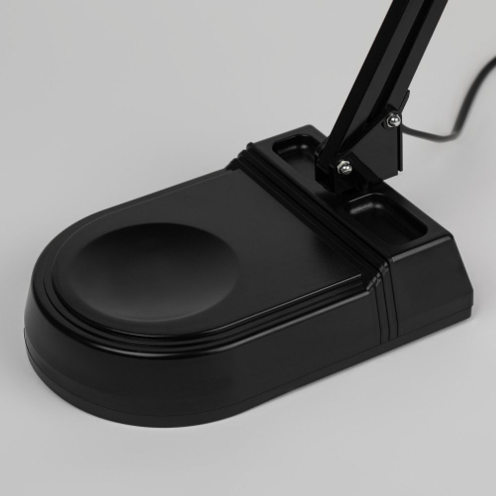 Настольный светильник ЭРА NL-202-G23-11W-BK с лампой PL на струбцине и с основанием черный