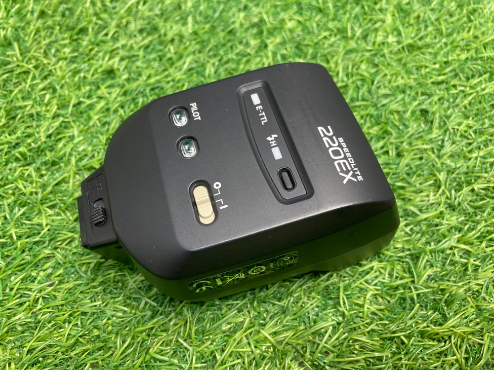 Canon Speedlite 220EX
