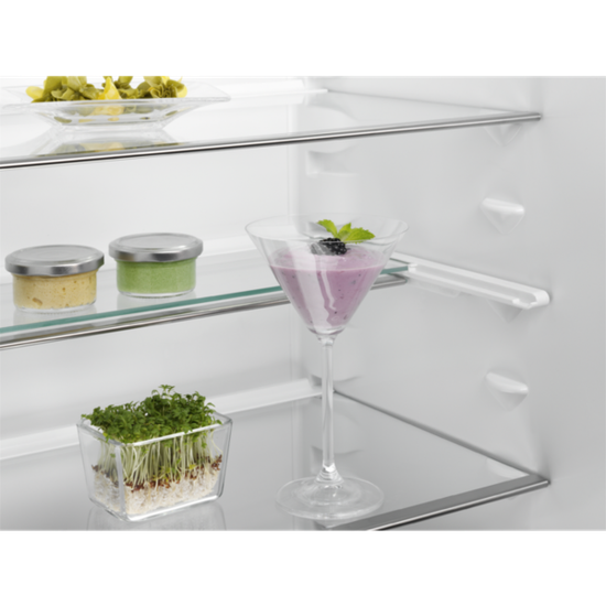 Встраиваемый холодильник Electrolux ENC 2813 AOW