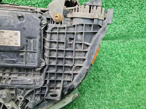 Фара правая Scania R-Series (2016-н.в.) галоген