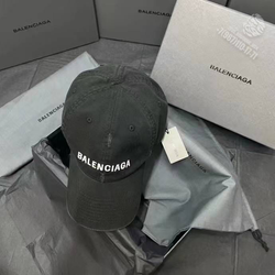 Бейсболка Balenciaga