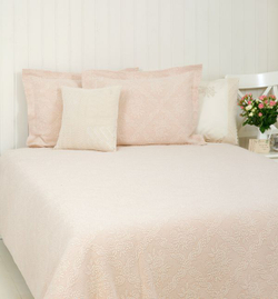 Элитная наволочка декоративная Ilia розовая от Luxberry фото