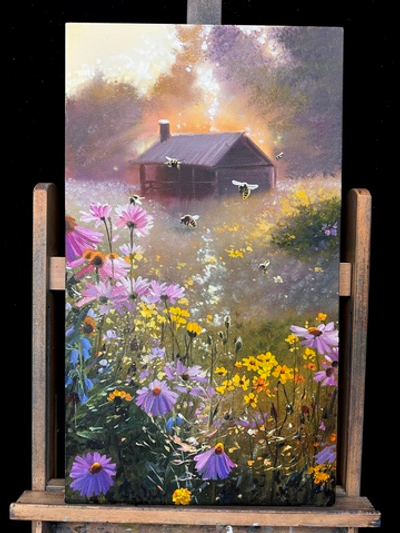 Пчёлы над цветущим лугом