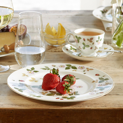 Wedgwood Тарелка для завтрака Wild Strawberry 23 см 50105501005