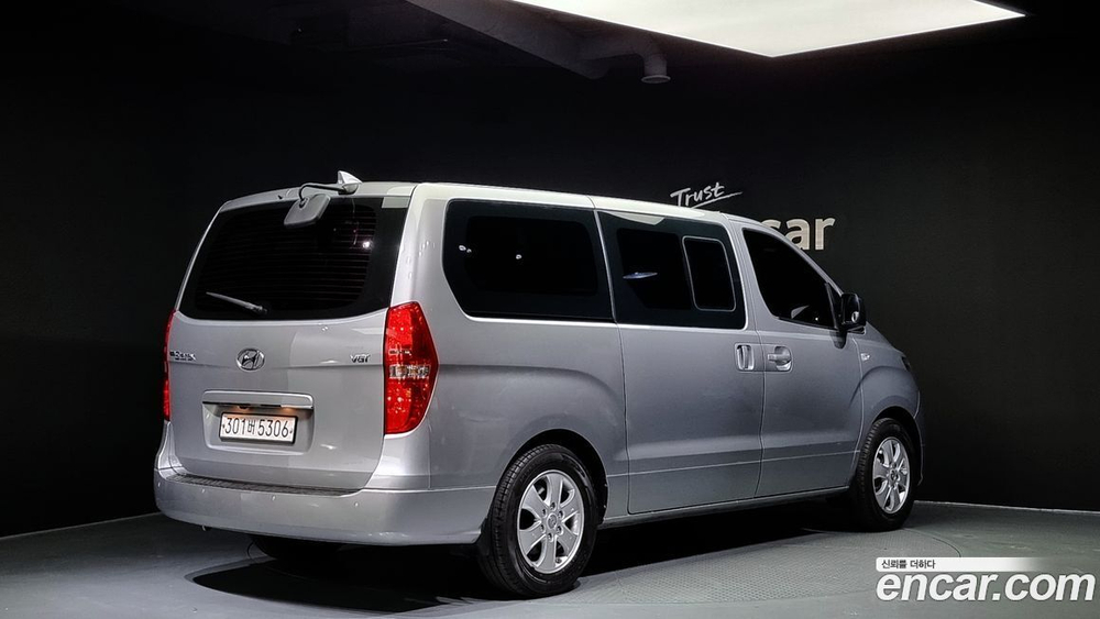 Hyundai The New Grand Starex Urban 9-и местный (10.2019)