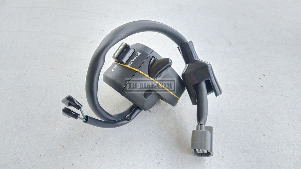 35200-K98-E01. 35200-K98-E02. SWITCH ASSY., WINKER. HONDA