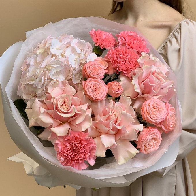 Букет "Опера" с кустовыми розами