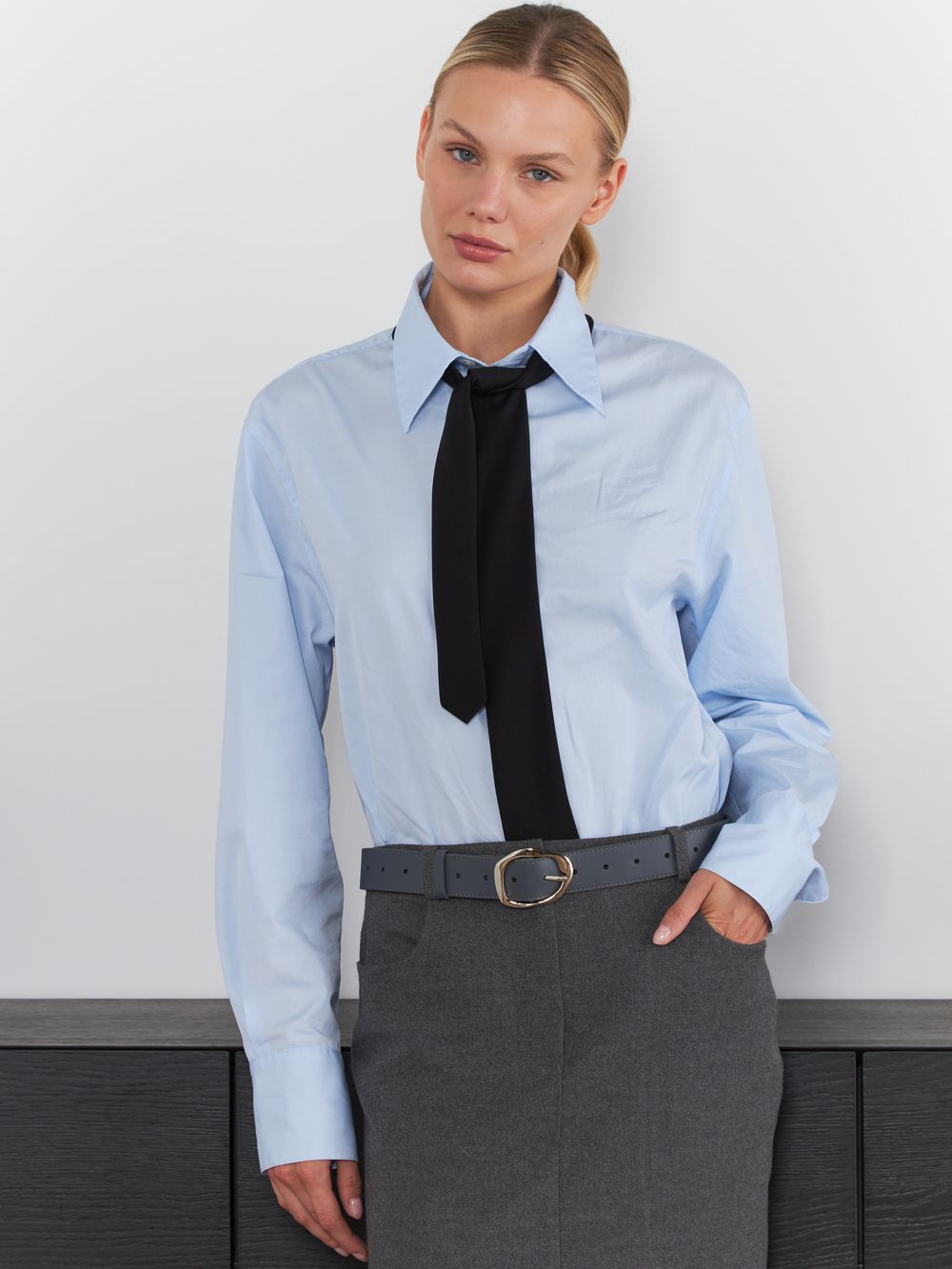 БАЗОВЫЙ РЕМЕНЬ С МЯТОЙ ПРЯЖКОЙ GRAPHITE