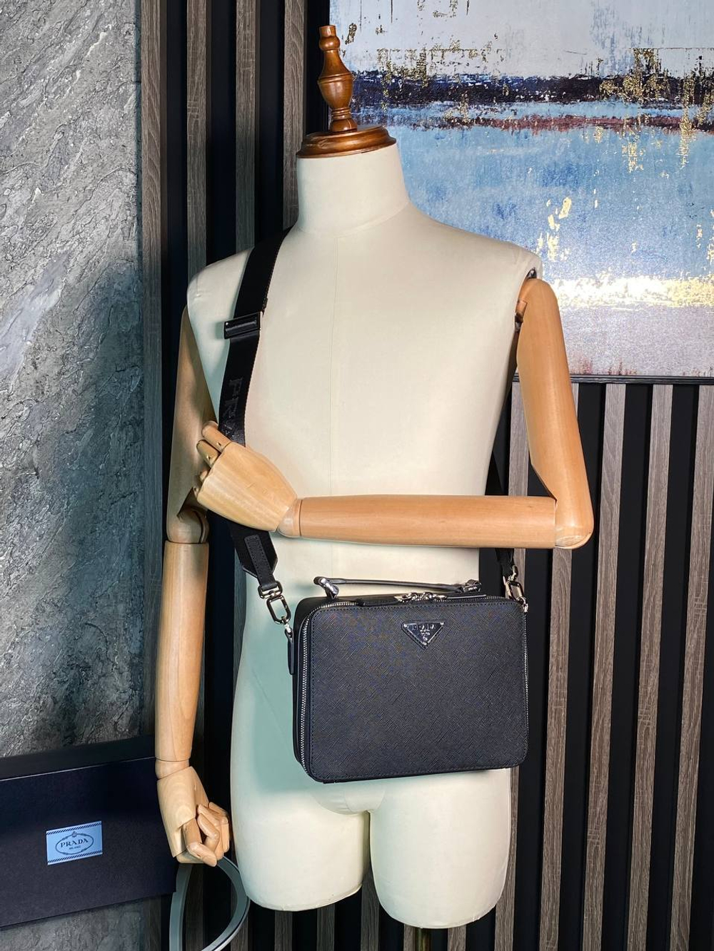 Сумка-мессенджер чёрная Prada