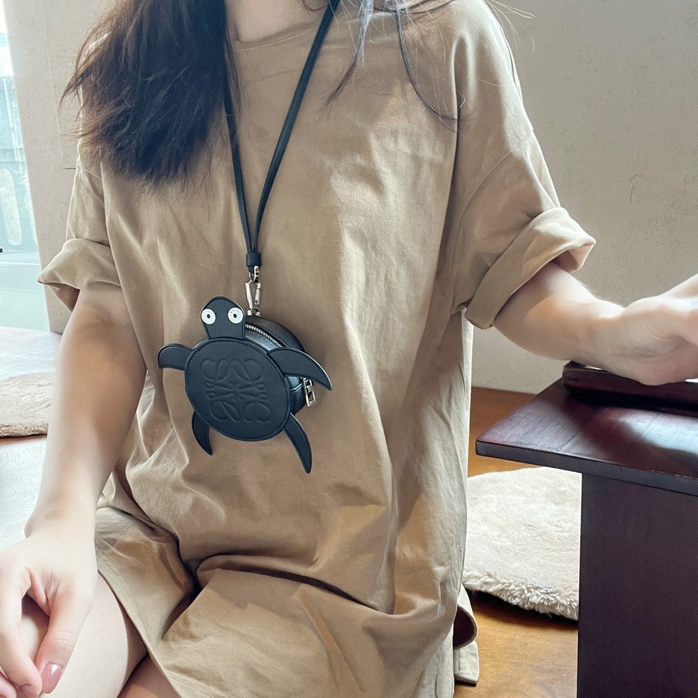 Loewe Turtle Cookie Pouch