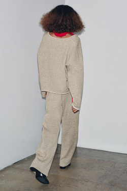 ZARA ТОЛСТОВКА В СТИЛЕ РУСТИК С V-ОБРАЗНЫМ ВЫРЕЗОМ, НЕЖНО-КОРИЧНЕВЫЙ