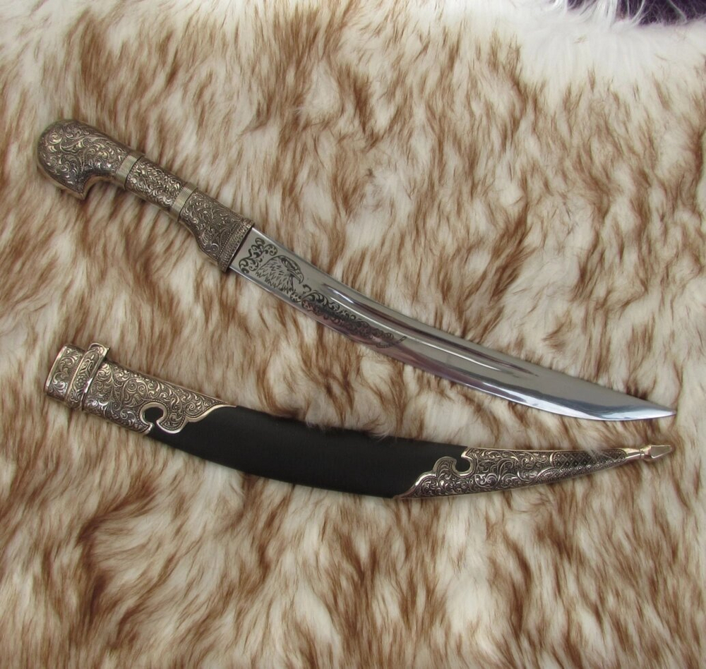 Ятаган сувенирный в коже