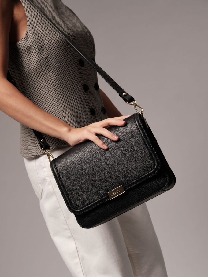 Сумка кожаная через плечо черная