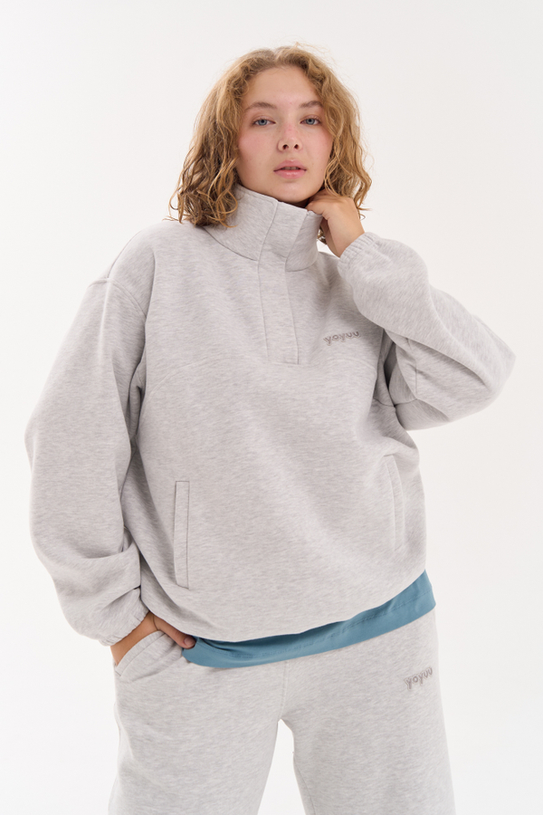 Свитшот с воротником на кнопках из футера с начесом в сером цвете