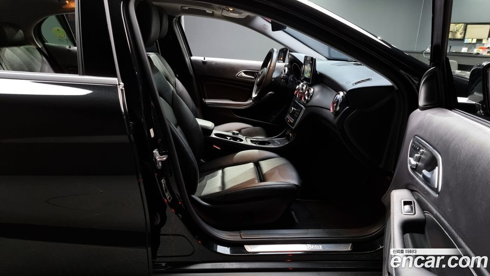 Mercedes-Benz GLA-Class X156 GLA220 (08.2019)