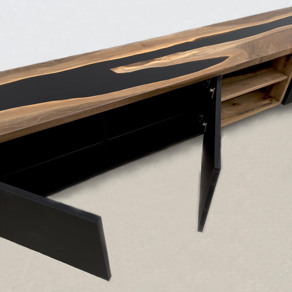 Настенная медиа-консоль из европейского ореха и черной смолы