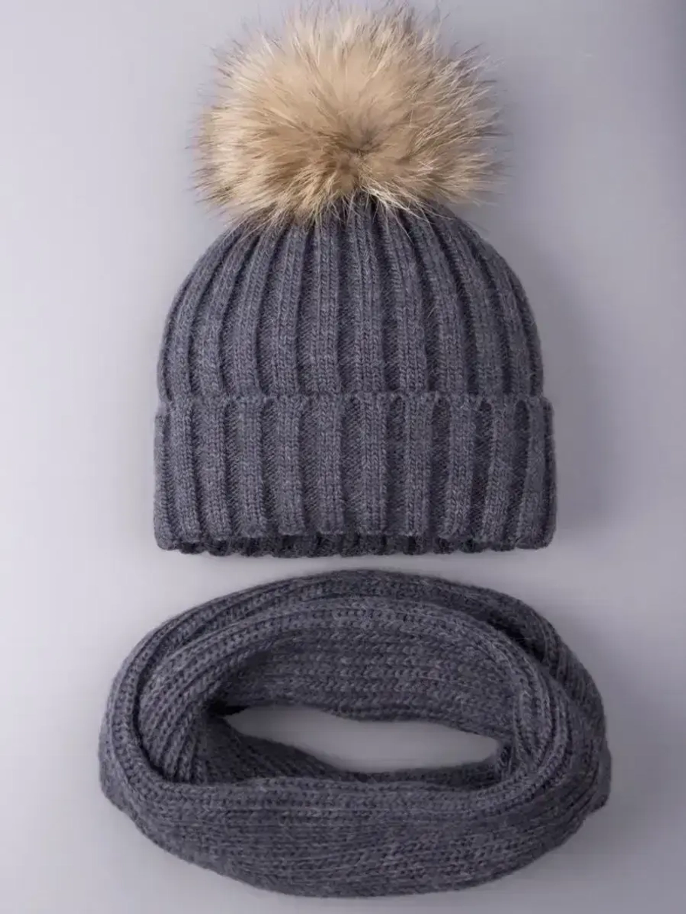 Шапка зимняя для девочки с помпоном и снуд