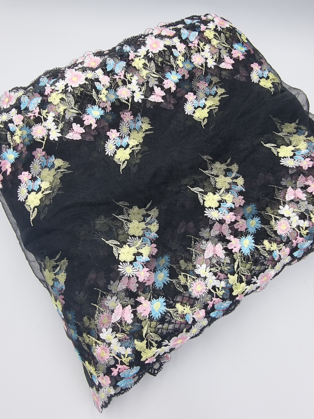 Вышивка на сетке черная/мультиколор К796 25 см