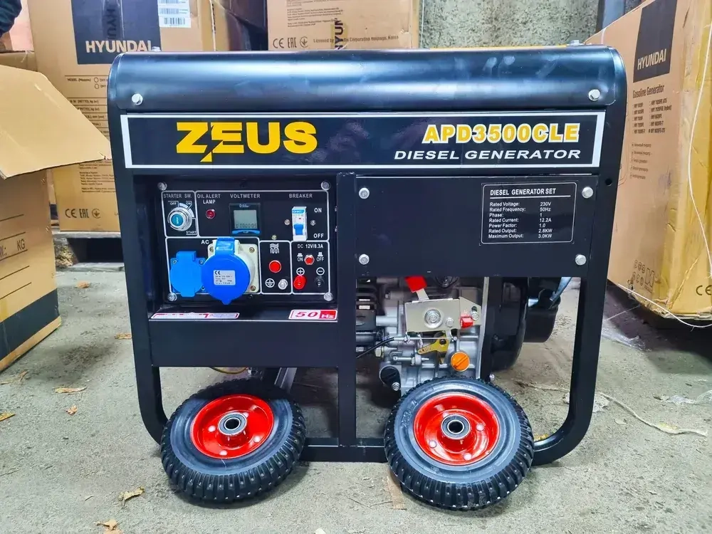 Дизельный генератор Zeus APD 3500 CLE 3 кВт с электростартером. В комплекте аккумулятор, колеса и набор фильтров для 1-го ТО