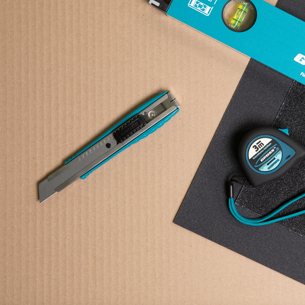 Нож, 160 мм, металлический корпус, выдвижное сегментное лезвие 18 мм (SK-5) металлическая направляющая, клипса для ремня Gross