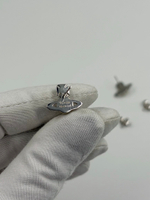 Серьги Orb с «жемчугом» Vivienne Westwood