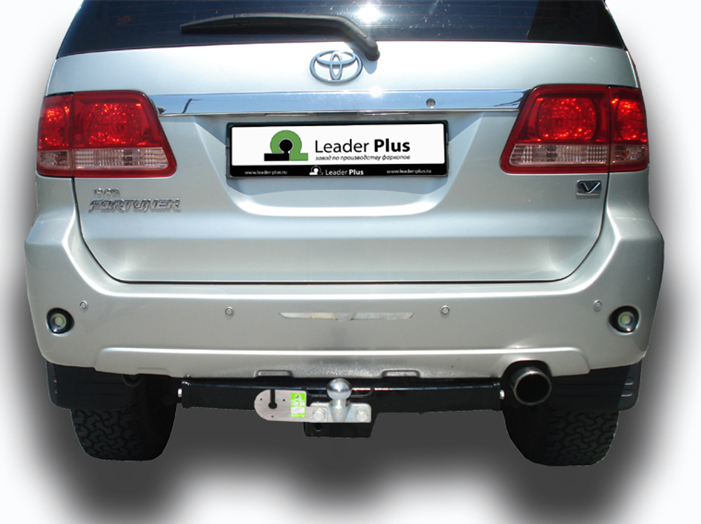 Фаркоп(прицепное) Лидер-Плюс для TOYOTA FORTUNER 2005-2016 / 2016-... FOTON SAUVANA 2015 -... (кроме TRD)(паспорт и сертификат в комплекте)(без электрики)T122-F