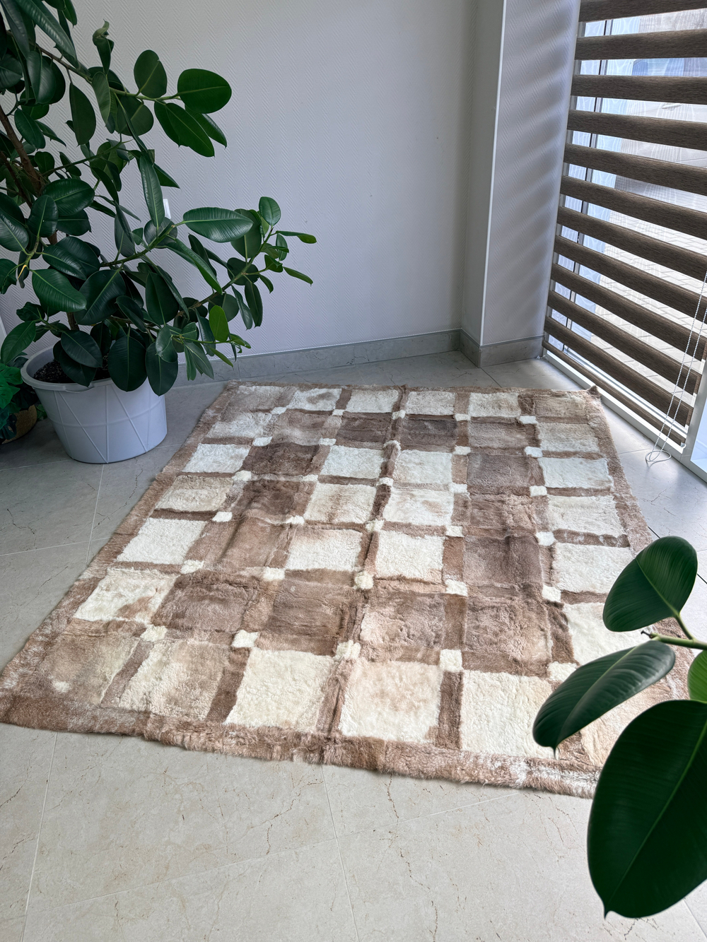 Ковер прямоугольный натуральный мех овчина, 200 х 180 см.