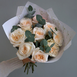 10. Нежный букет из роз White O’Hara