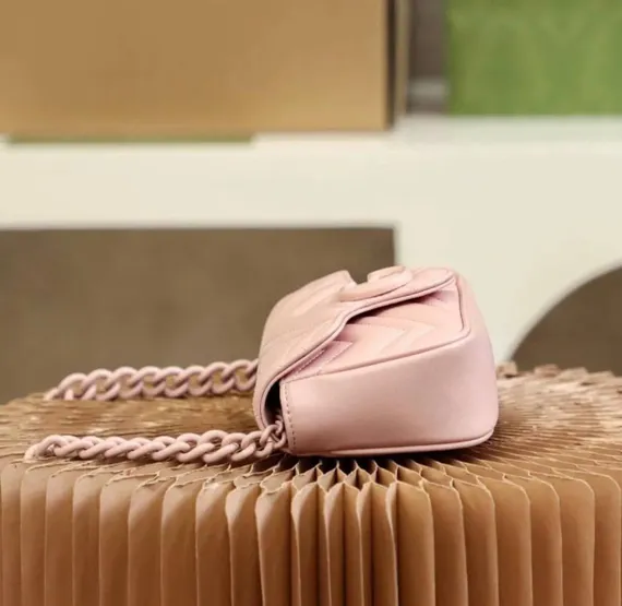 Поясная сумка Gucci с логотипом GG Marmont светло-розовый