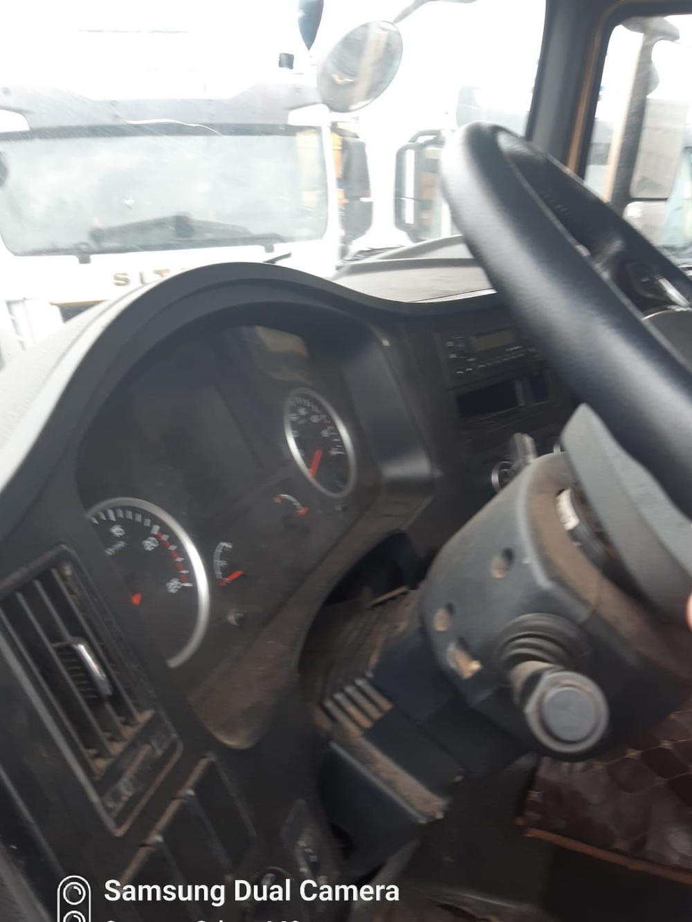 Shacman (Shaanxi) SX* 6x6 Седельный тягач SX42586V385 (Дизельный, 11,6 л, 423 л.с., МТ)