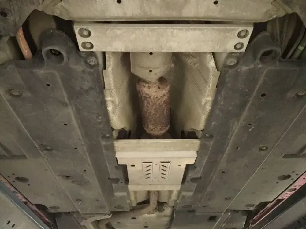 Защита выхлопной системы (3 мм, алюминий) для Toyota Prius 2018- (V = 1.8 AT Hybrid) Sheriff.24.4683