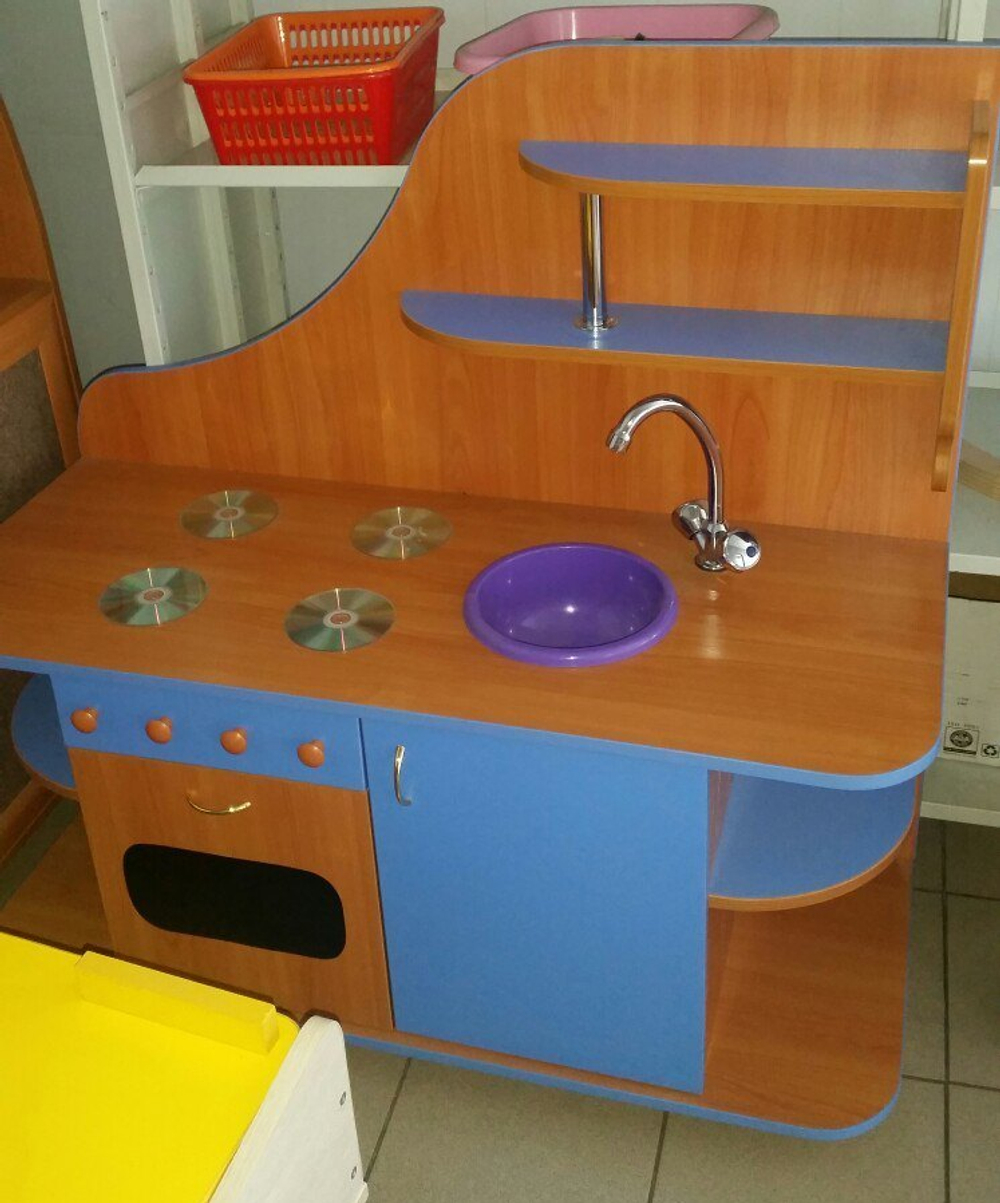 Кухня игровая "Малышка" на колесах