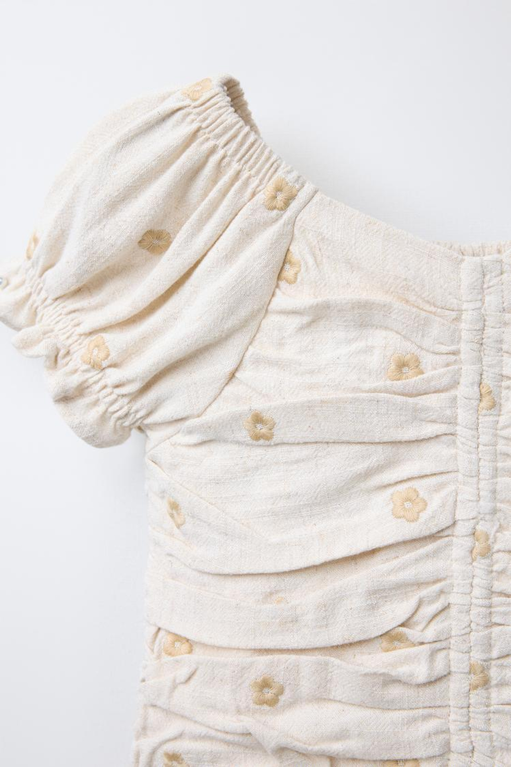 ZARA ТОП ИЗ СМЕСОВОГО ЛЬНА СО СБОРКАМИ И ЦВЕТОЧНОЙ ВЫШИВКОЙ, ПЕСОЧНЫЙ