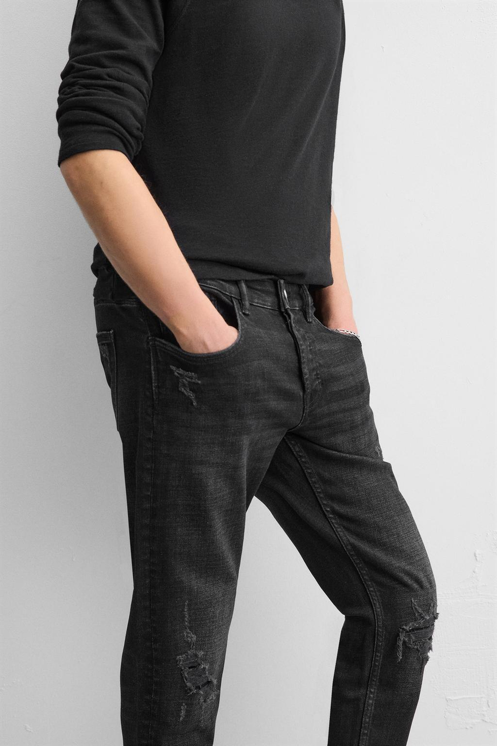 Джинсы skinny fit с разрезами