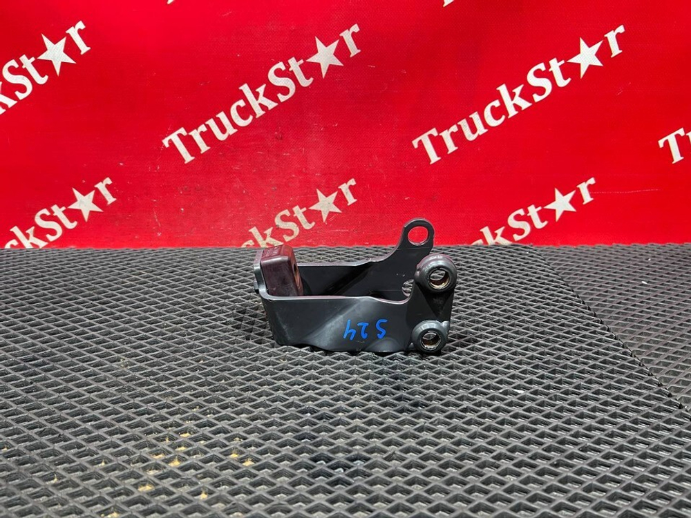 Кронштейн подвески кабины правый