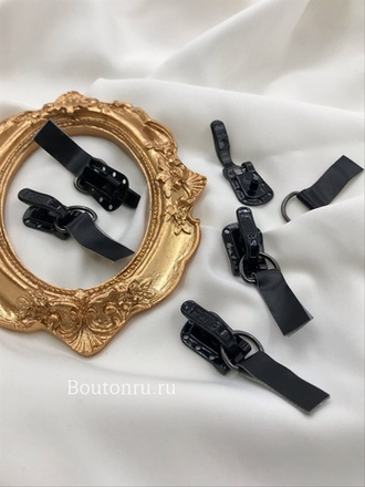 Шубный крючок черный 15 мм