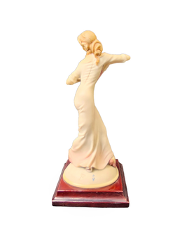 Статуэтка "Девушка с веером" Capodimonte