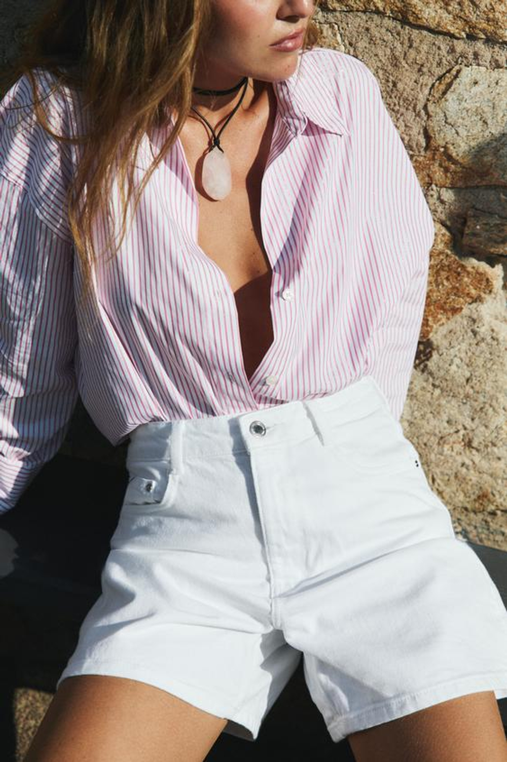 ZARА ШОРТЫ С ЗАВЫШЕННОЙ ТАЛИЕЙ Z1975 MOM FIT, БЕЛЫЙ