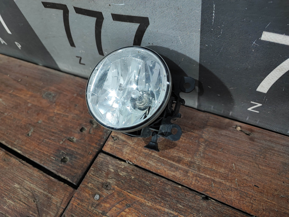 ПТФ левая Logan 2, Sandero 2, Duster, Vesta, X-Ray Б/У Оригинал 261500097R