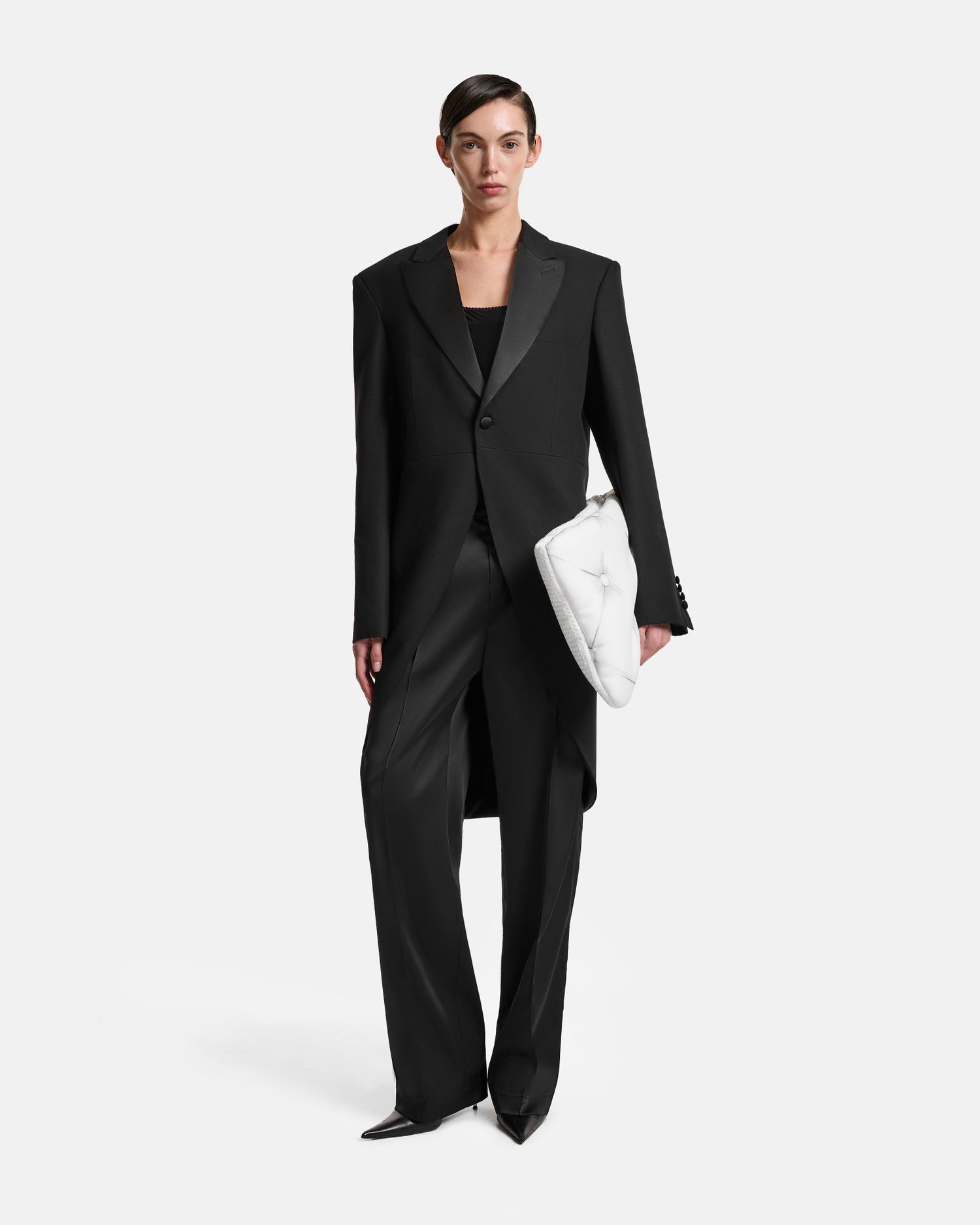 ПИДЖАК-ФРАК С АТЛАСНЫМИ ЛАЦКАНАМИ