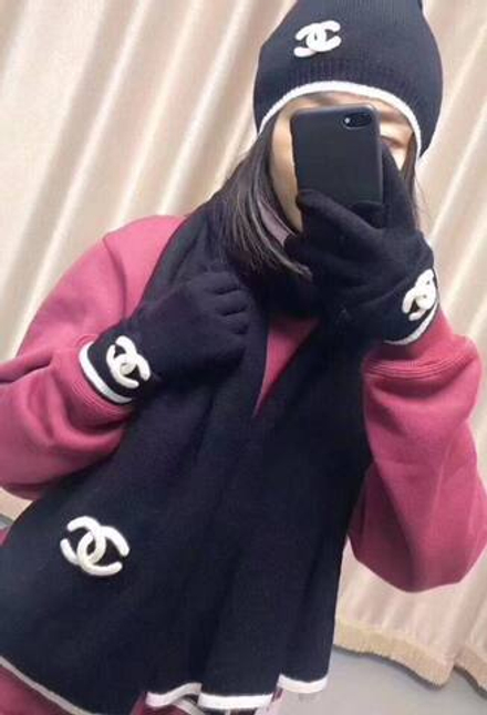 Комплект CHANEL (шапка + перчатки + шарф)