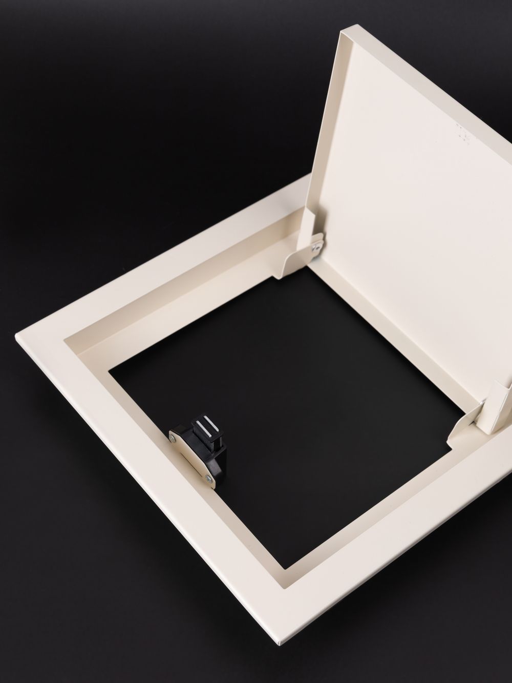 Люк Ревизионный 200х200 Бежевый