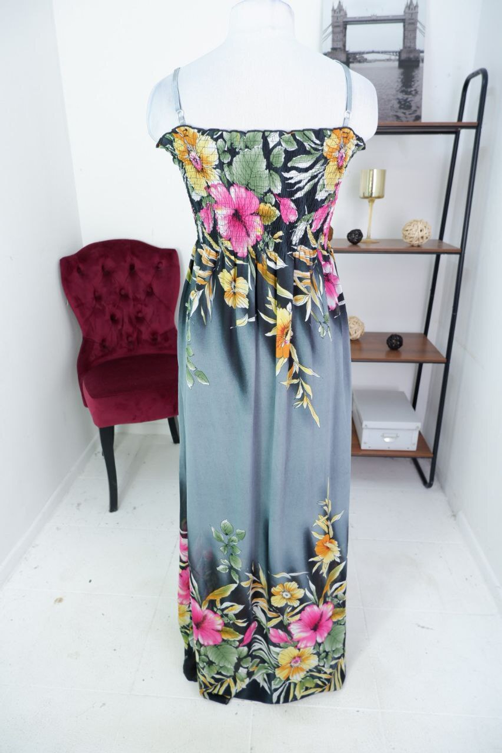 Платье яркое на лямках 40-42 размер